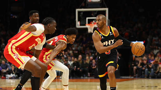 Phoenix Suns guard Chris Paul